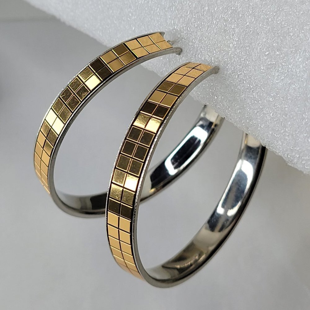 Tile Pattern Gold Tone Round Hoop Earrings - Picture 3 of 11